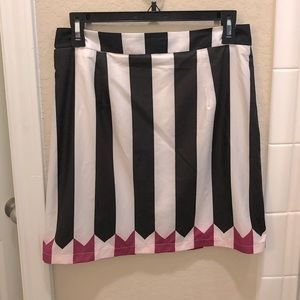 NEW Method black and white lined skirt size M